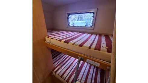 4P Roller Team / CI Elliot 10 Alcove with bunk bed from 2008