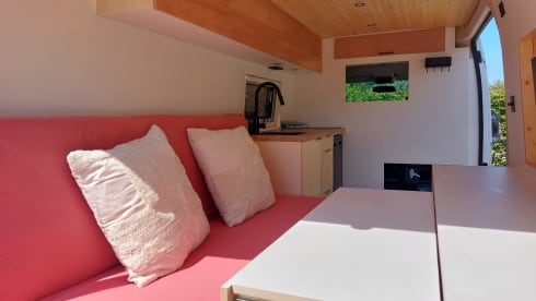 Boxy – Spacious off-grid bus camper 'Boxy' 2/3 pers. (2014)