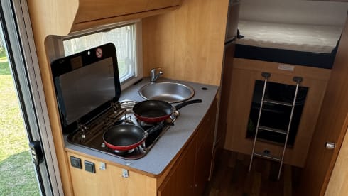 4p Ford semi-integrated from 2008