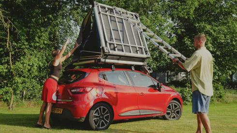 Sporty Renault 2p roof tent incl. cooking box, seating set, power station & awning