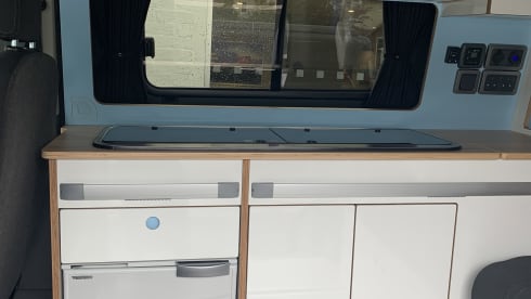 Scarlet The dormobile – Camper Ford a 4 posti letto del 2021