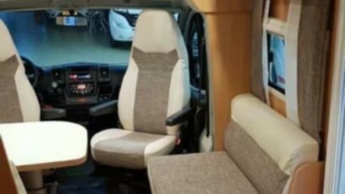 Beautiful spacious comfortable fine fully equipped 4 person camper