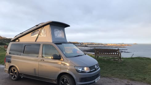 Gandalf – VW T6 4 Berth Campervan with fantastic reviews