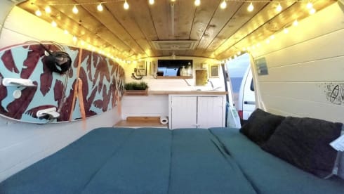 Elvis in Sicily – Sono un van, mi chiamo Elvis e vi aspetto in Sicilia:)