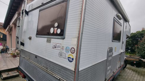 SimoClaCriGinny – Ford Transit Laika