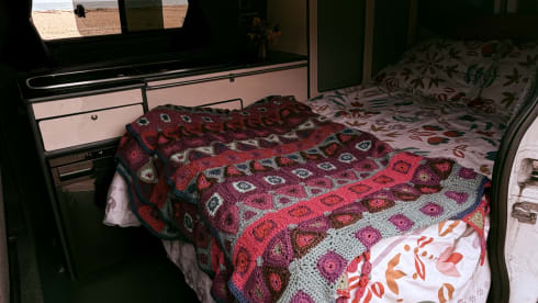 Worfy – Camper met 2 slaapplaatsen (6 met luifel) voor leuke avonturen. 