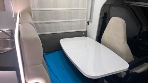 Stefanjavb001 – 5p Ford semi-integrated uit 2025