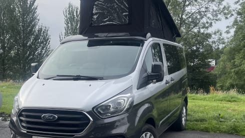 stravaig – Ford transit custom Campervan 4 berth