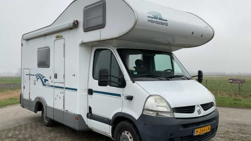 Rolling Happiness – 5p Renault alcove from 2008