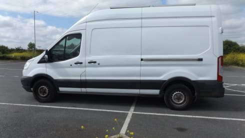 Milo – Spacious Off-Grid Campervan