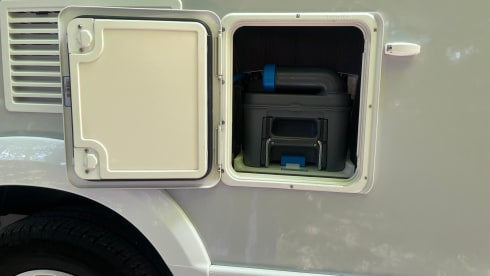 Jenny – 4p Roller Team semi-integrated from 2022