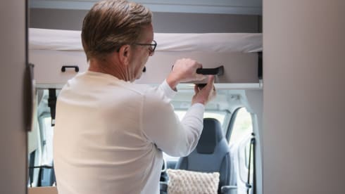 2026 NIEUW! – 🚐 LMC Ruime half-integraal voor 3 personen