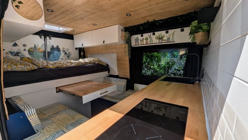 Charles – 2p BUS CAMPER für Abenteuer