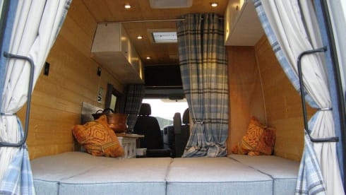 Zebedee  – 4 berth Mercedes-Benz Motorhome