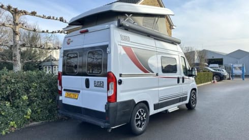 Compacte 4p Bürstner buscamper 2021