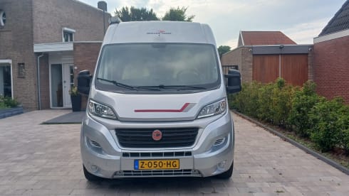 2-person Roller Team bus from 2017