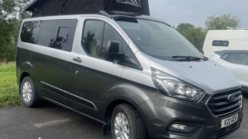 stravaig – Ford transit custom Campervan 4 berth