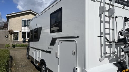 Luxury 4-person Adria Automatic