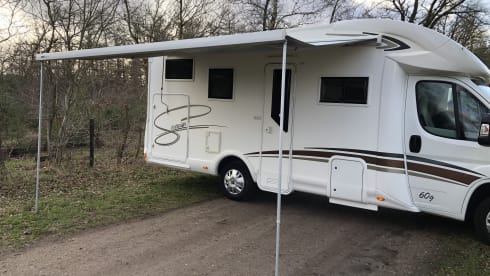 Beautiful 2 to 5 person MC Louis Sovereign 60G motorhome