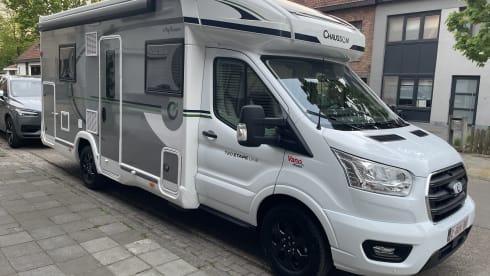 Chausson spacieuse avec boîte automatique, idéale pour les familles