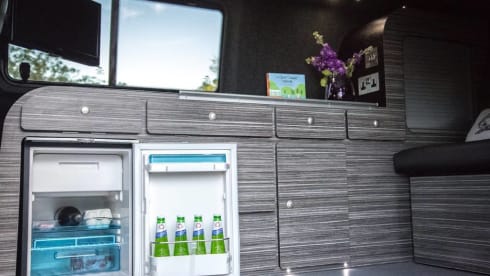 Silver VW Camper – Luxury VW Camper Lake Windermere