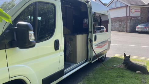 Yasmin (le Boxer!) – 3 berth 2020 Peugeot Boxer (with 2024 professional conversion)