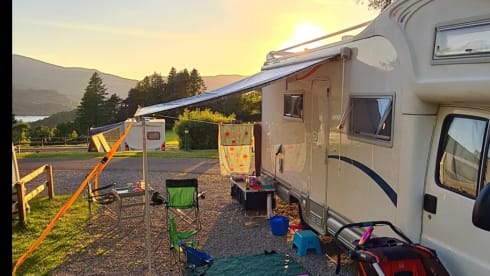 FAMILY MOHO with central heating, AirCon, solar power and TV