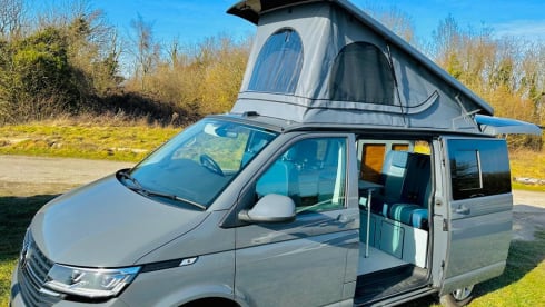VW T6.1 Transporter with heater(great for the winter getaways!)