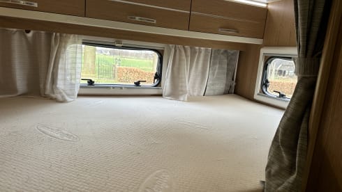 Riviera Garage – Beautiful Ford Riviera for 6 persons with XXL garage