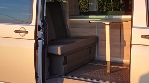 Cali-Waka – 4pers. 2023 Volkswagen California Coast Van