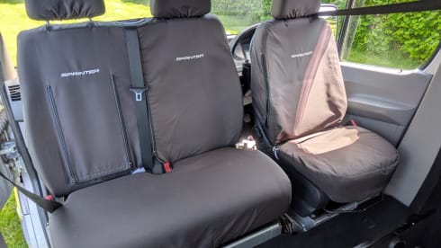 TT Adventure – 4 berth Mercedes-Benz bus from 2010
