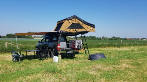 Lizette – Toyota Hilux Overlander