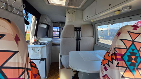 Johnnie – 2p Peugeot bus uit 2002