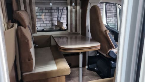 2p A. 3P Bürstner semi-integrated from 2014