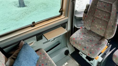 ELENA E IL SUO "CAMPY " – VIAGGIA IN LIBERTA CON MERCEDES WESTFALIA JAMES COOK