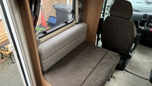 Mary Hen – Swift Escape 664 4 Berth Motorhome