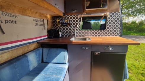 Super Grover  – Cool bus camper with unique interior