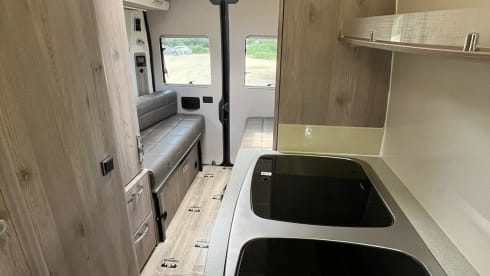 Buster – Autobus Peugeot a 4 posti letto del 2022