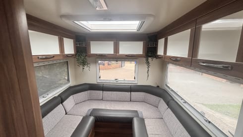 VanGough – 6 berth Fiat alcove from 2019