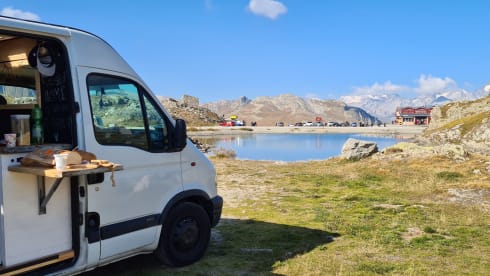 Onnie – Onnie on the Road | Offgrid Vanlife
