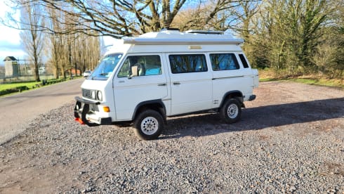 Rika – Vw T3/T25 Syncro 4x4 from £103pn