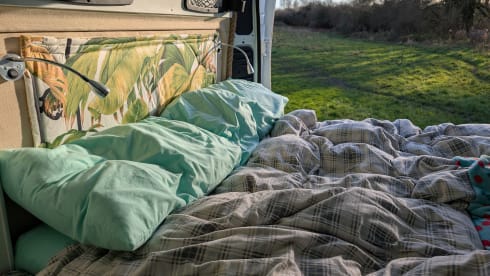 Eden – Beautiful, 3 Berth, Off Grid Conversion 