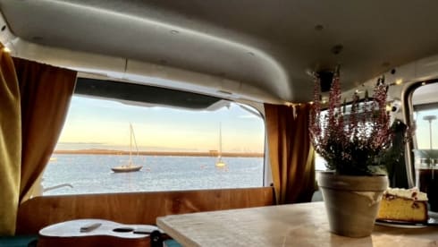 Zubik – modern super cosy Left HD. - insurance included in price !