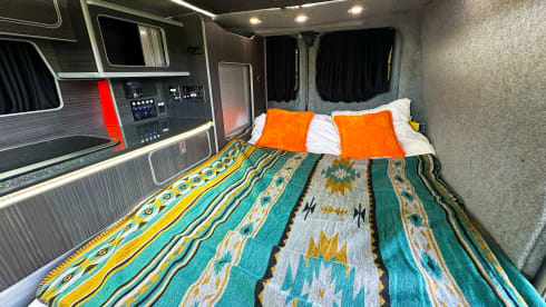 Hulduheim – 4 berth Camper with heating, pop top, awning and wifi