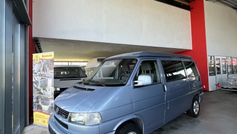 Eventje  – 4p Volkswagen bus from 2002