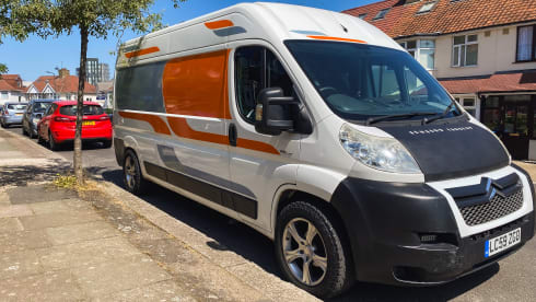Peace  – 2 berth Luxury Citreon camper (offgrid camper)