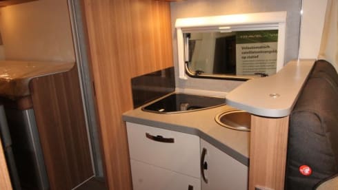 W2 – Nice 4 person camper from 2018!