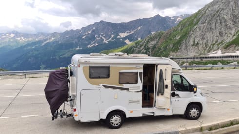 Our Camper 2/3p Carado T132 Semi-Integraal 