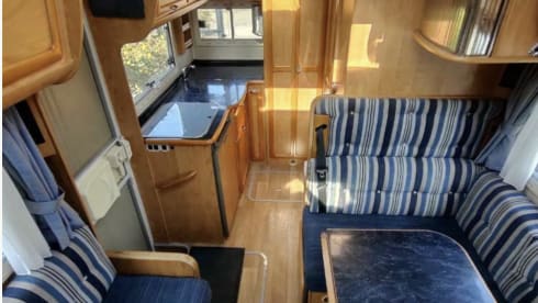 Pèpè – Very neat and spacious camper