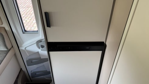 5p Peugeot alcove from 2024